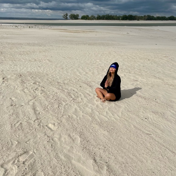 Meet Posh Ambassador, Norma 🟢Shop w/ CONFIDENCE ✅ - Picture 13 of 15